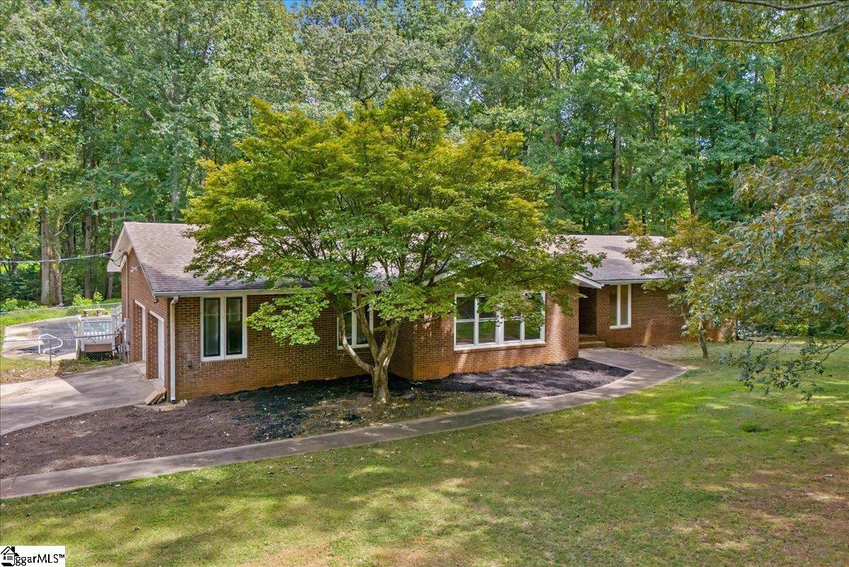 109 Nottingham Court Easley, SC 29640