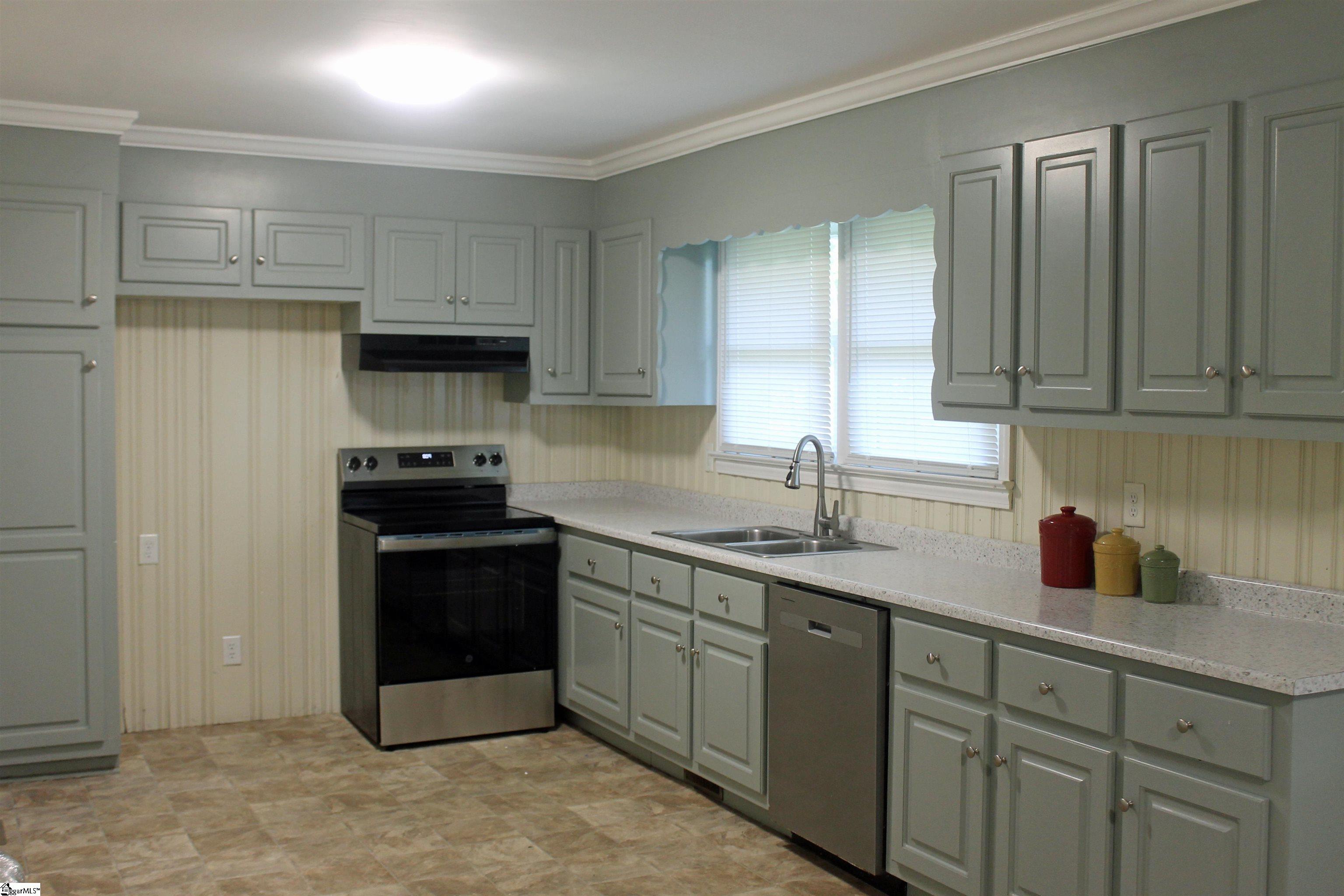 105 Vale Street Greenville, SC 29617-3136