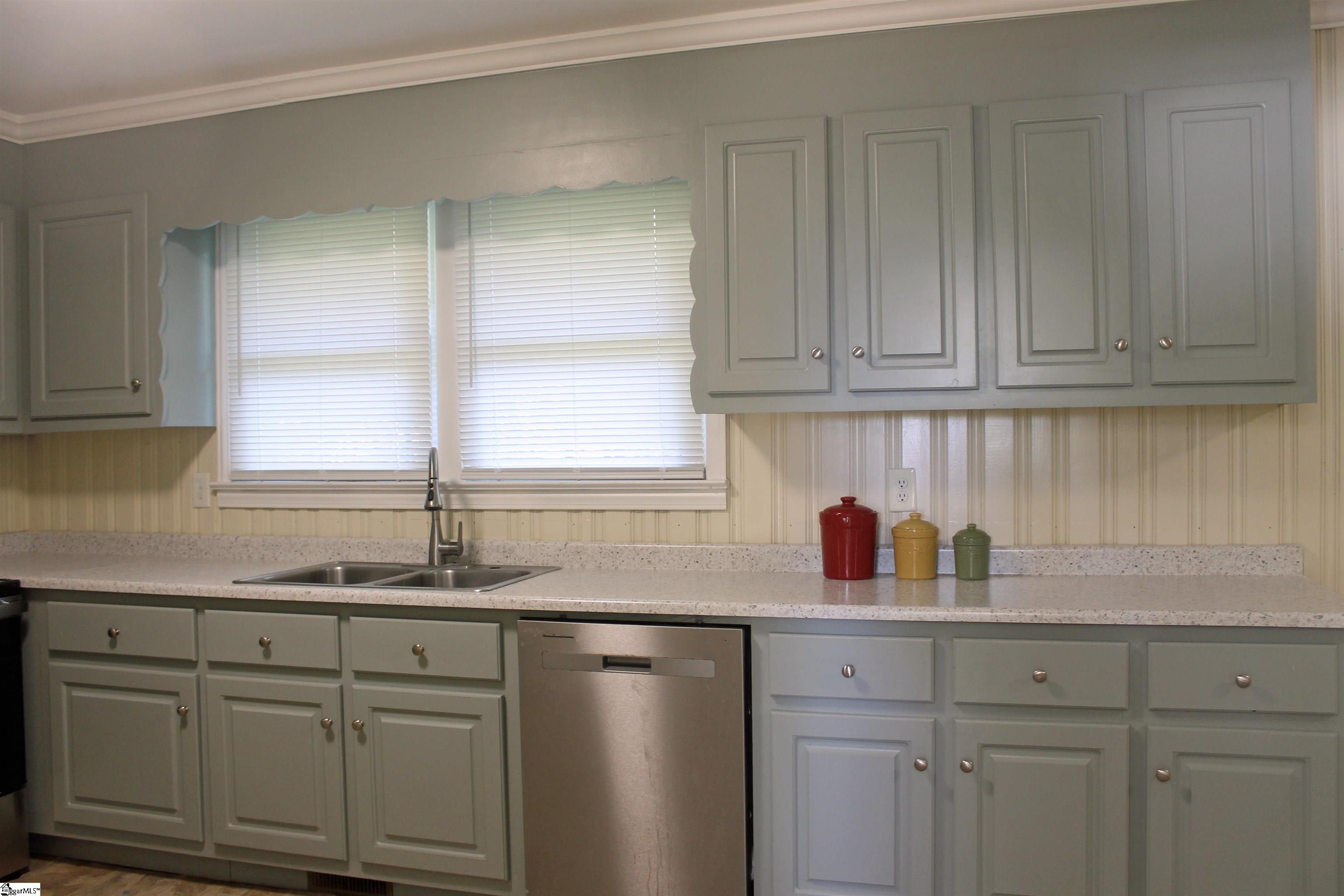 105 Vale Street Greenville, SC 29617-3136