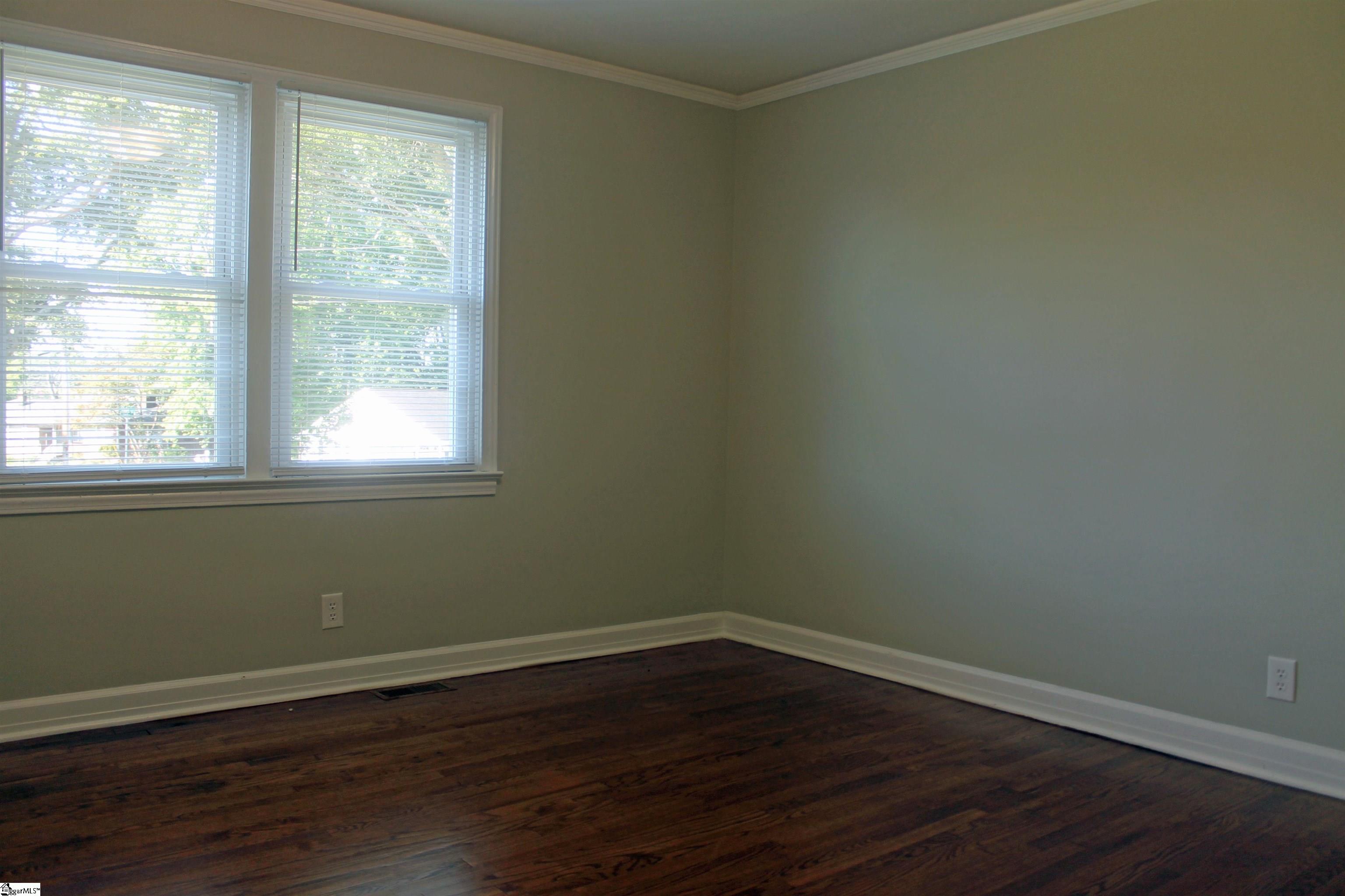 105 Vale Street Greenville, SC 29617-3136