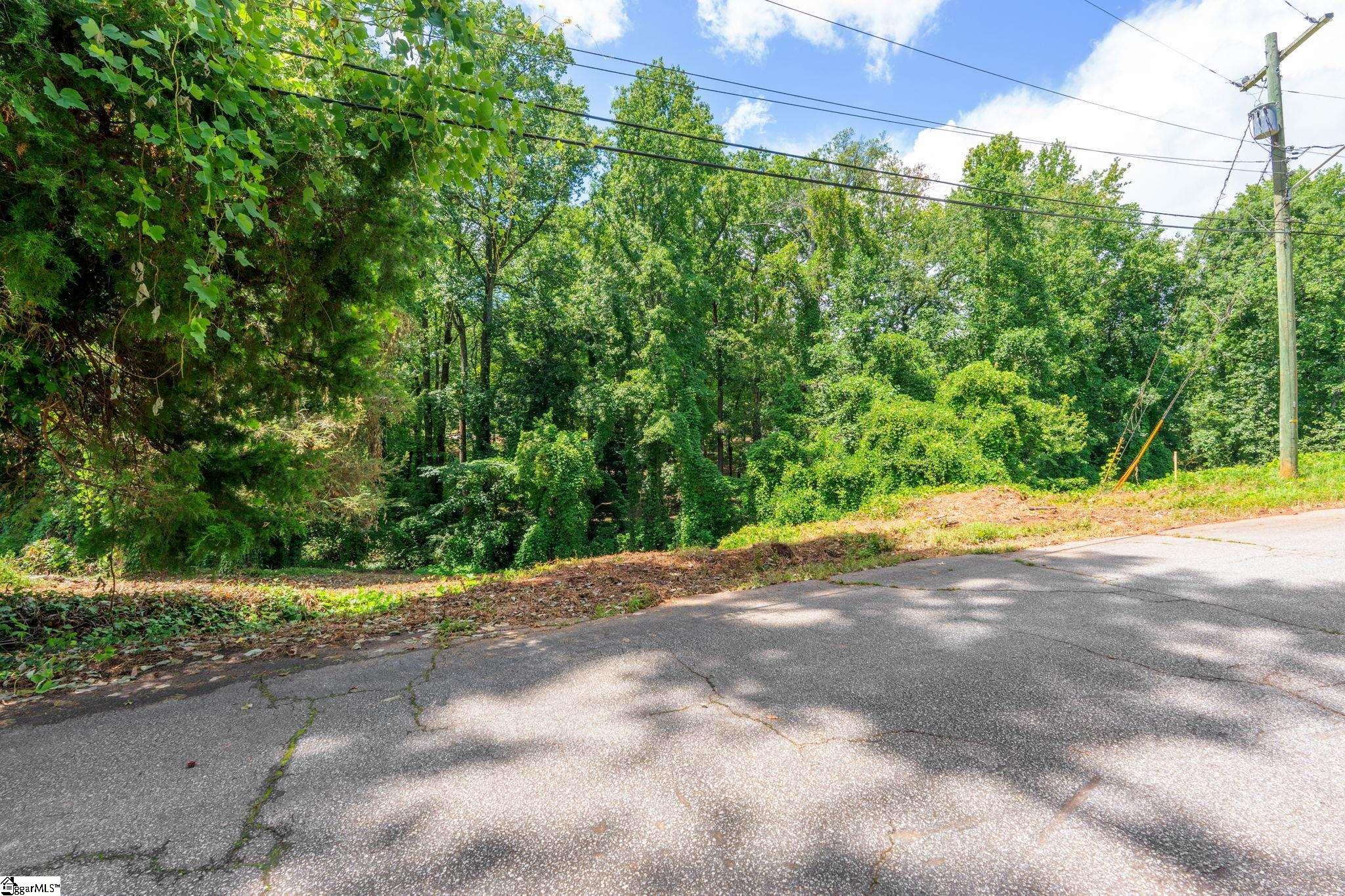 15 Meadow Crest Circle Greenville, SC 29609