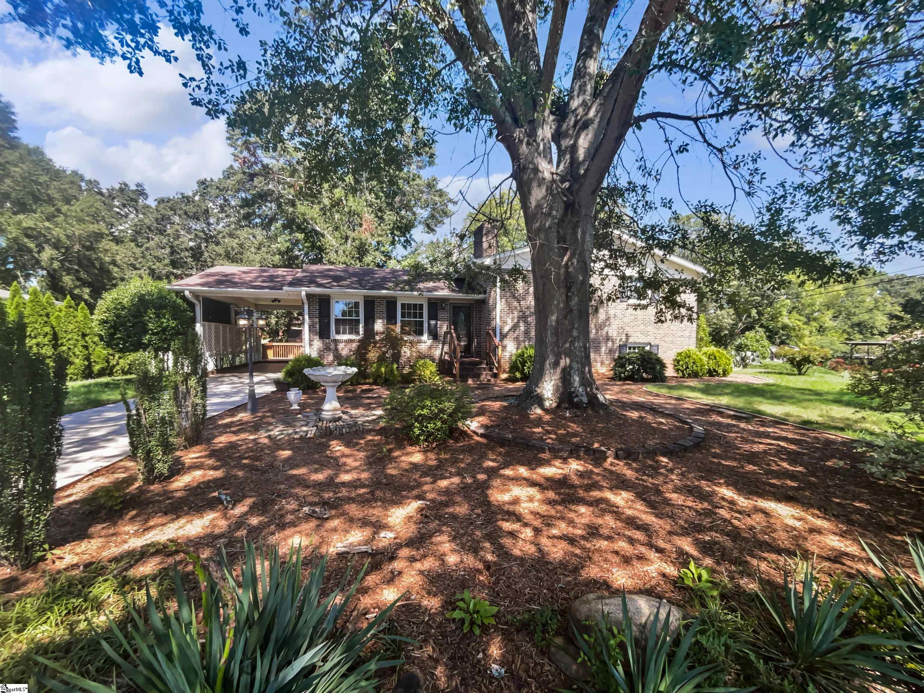 4 Delray Alley Greenville, SC 29617
