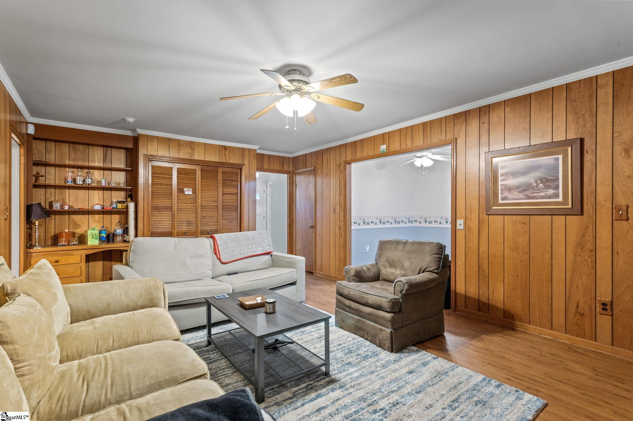 23 Richwood Drive Greenville, SC 29607