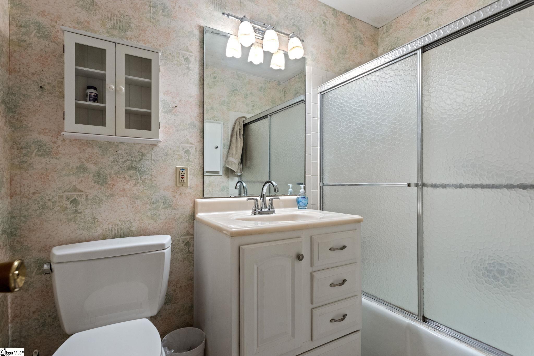 23 Richwood Drive Greenville, SC 29607
