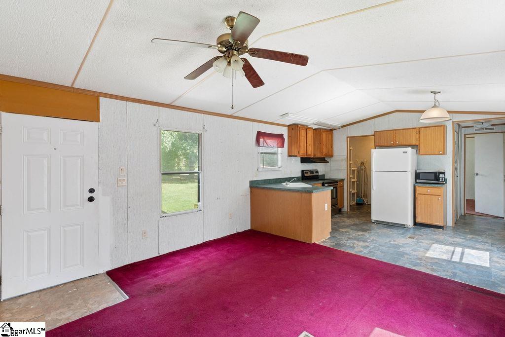 186 Corry Road Blacksburg, SC 29702