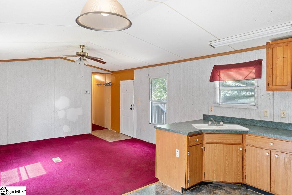 186 Corry Road Blacksburg, SC 29702