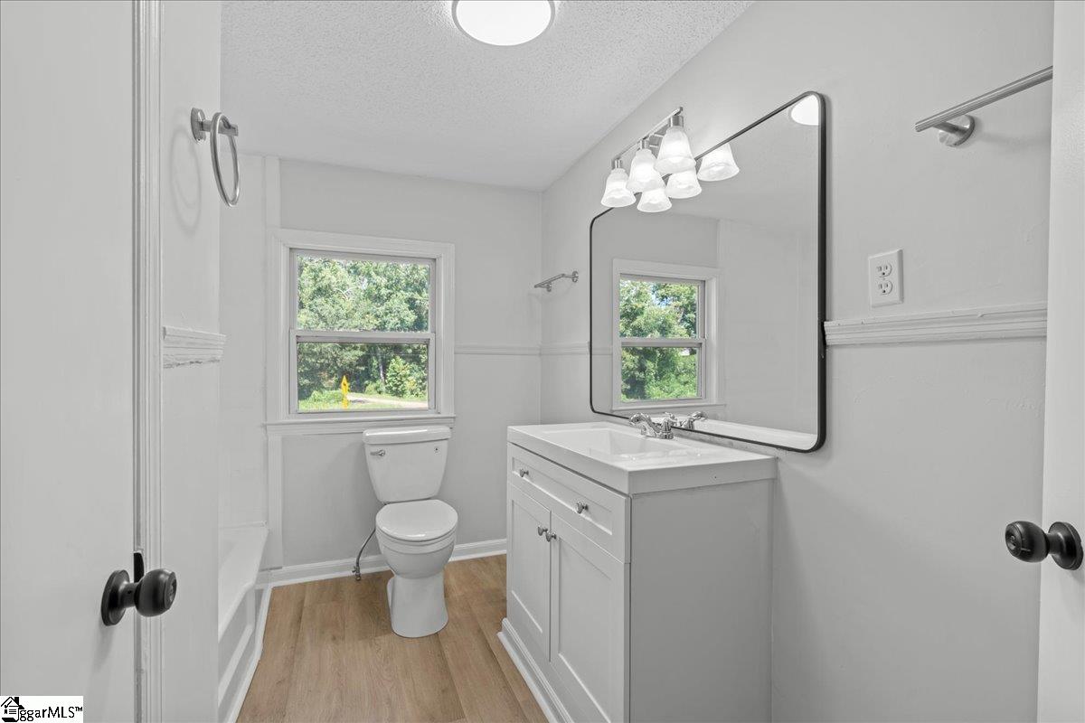 61 Carver Street Wellford, SC 29385