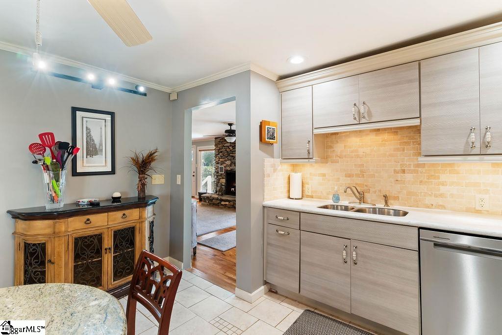 1134 N Rugby Road Hendersonville, NC 28791