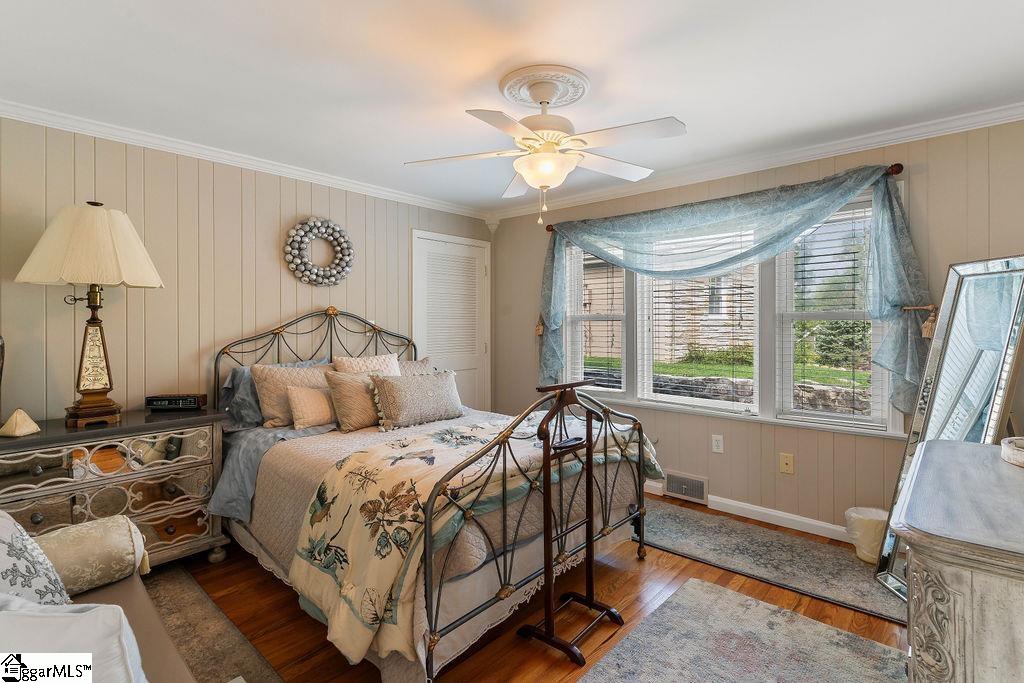 1134 N Rugby Road Hendersonville, NC 28791