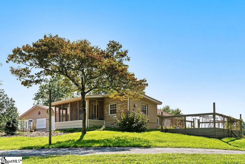 1134 N Rugby Road Hendersonville, NC 28791