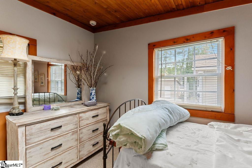 1134 N Rugby Road Hendersonville, NC 28791