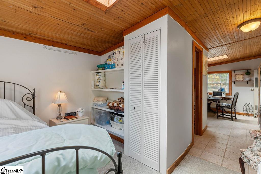 1134 N Rugby Road Hendersonville, NC 28791
