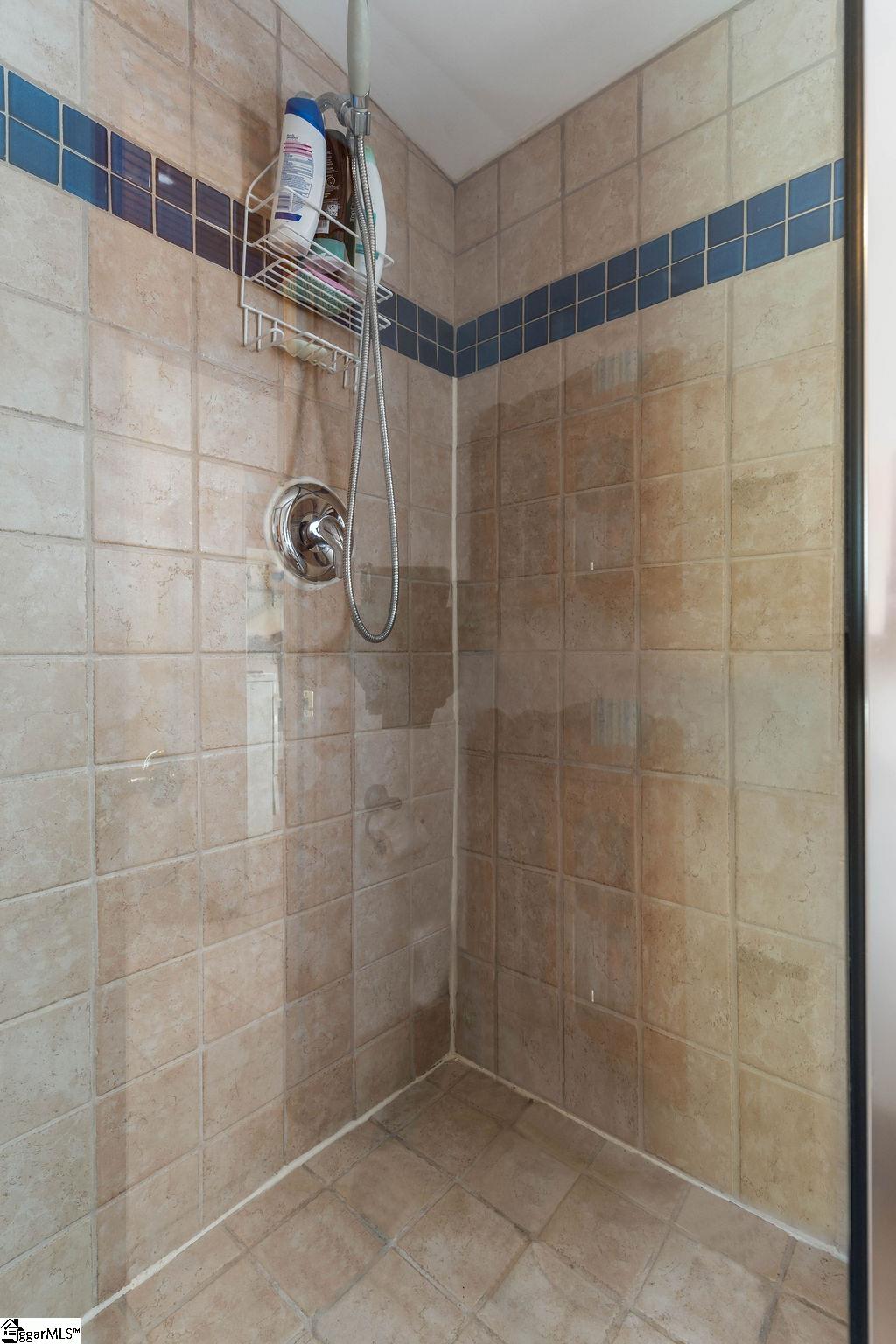 1134 N Rugby Road Hendersonville, NC 28791