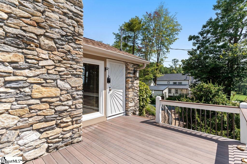 1134 N Rugby Road Hendersonville, NC 28791