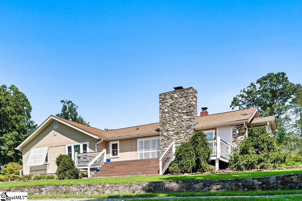 1134 N Rugby Road Hendersonville, NC 28791
