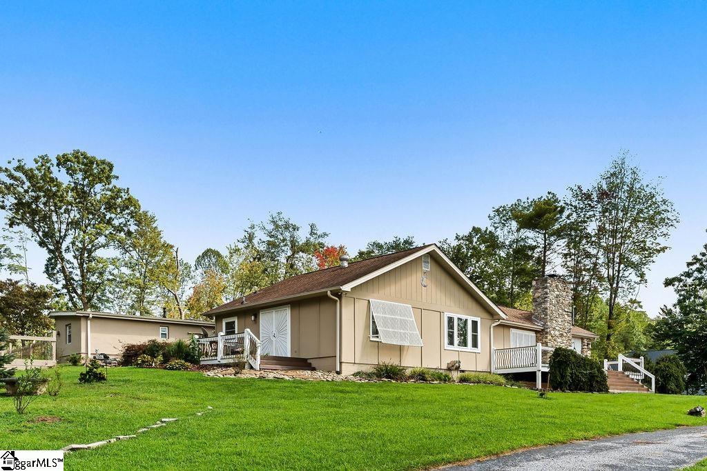 1134 N Rugby Road Hendersonville, NC 28791