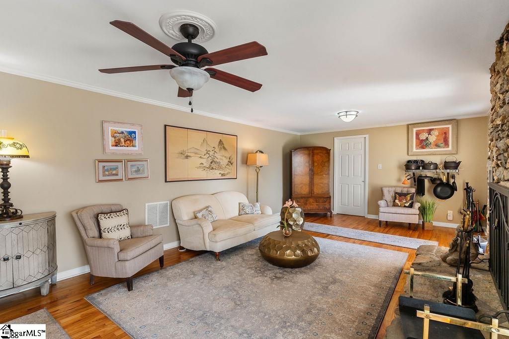 1134 N Rugby Road Hendersonville, NC 28791