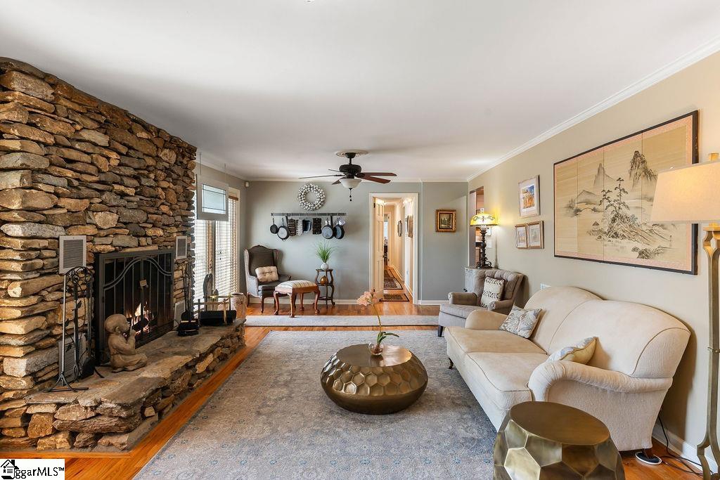1134 N Rugby Road Hendersonville, NC 28791