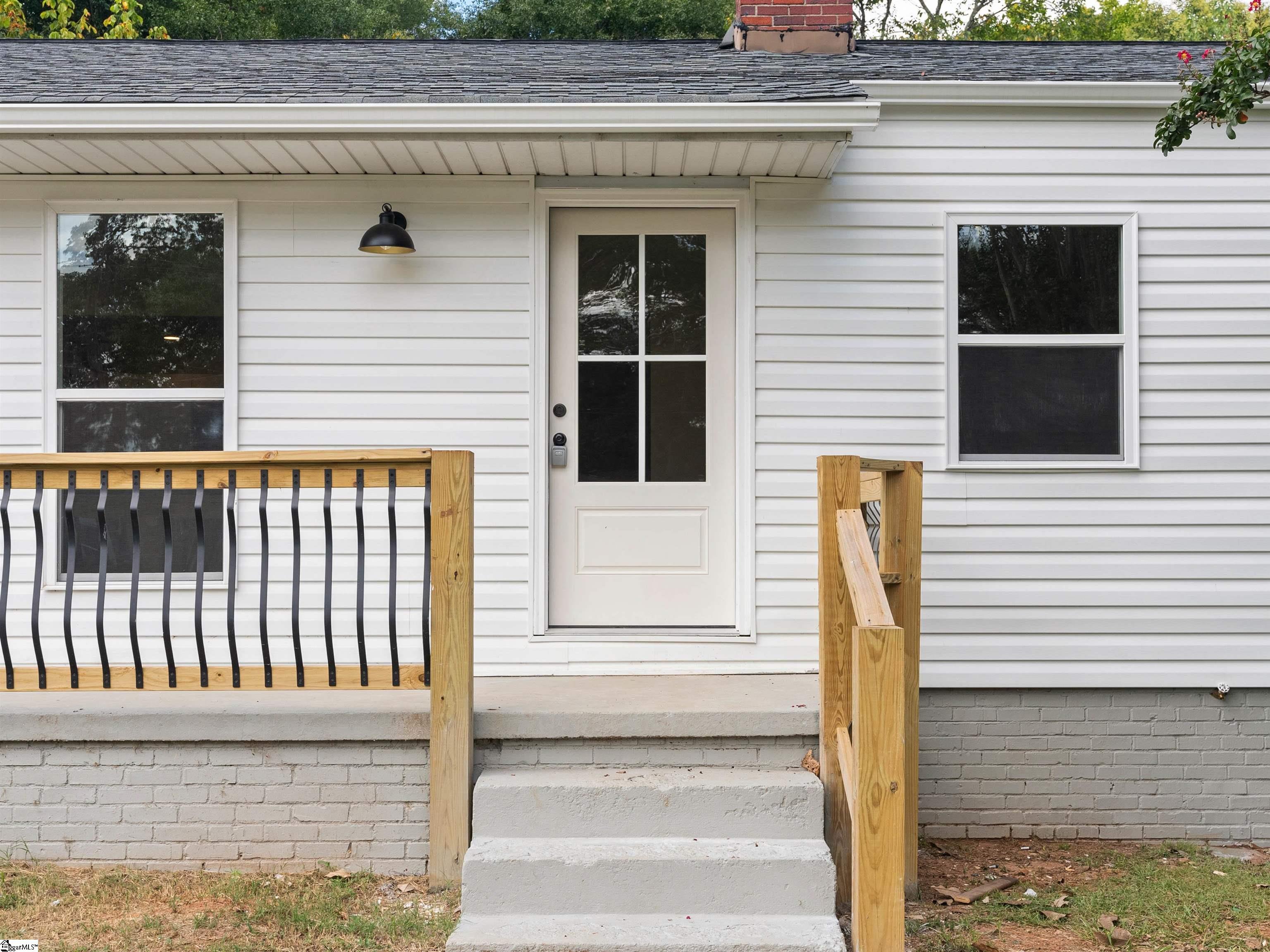 323 Crosby Circle Greenville, SC 29605