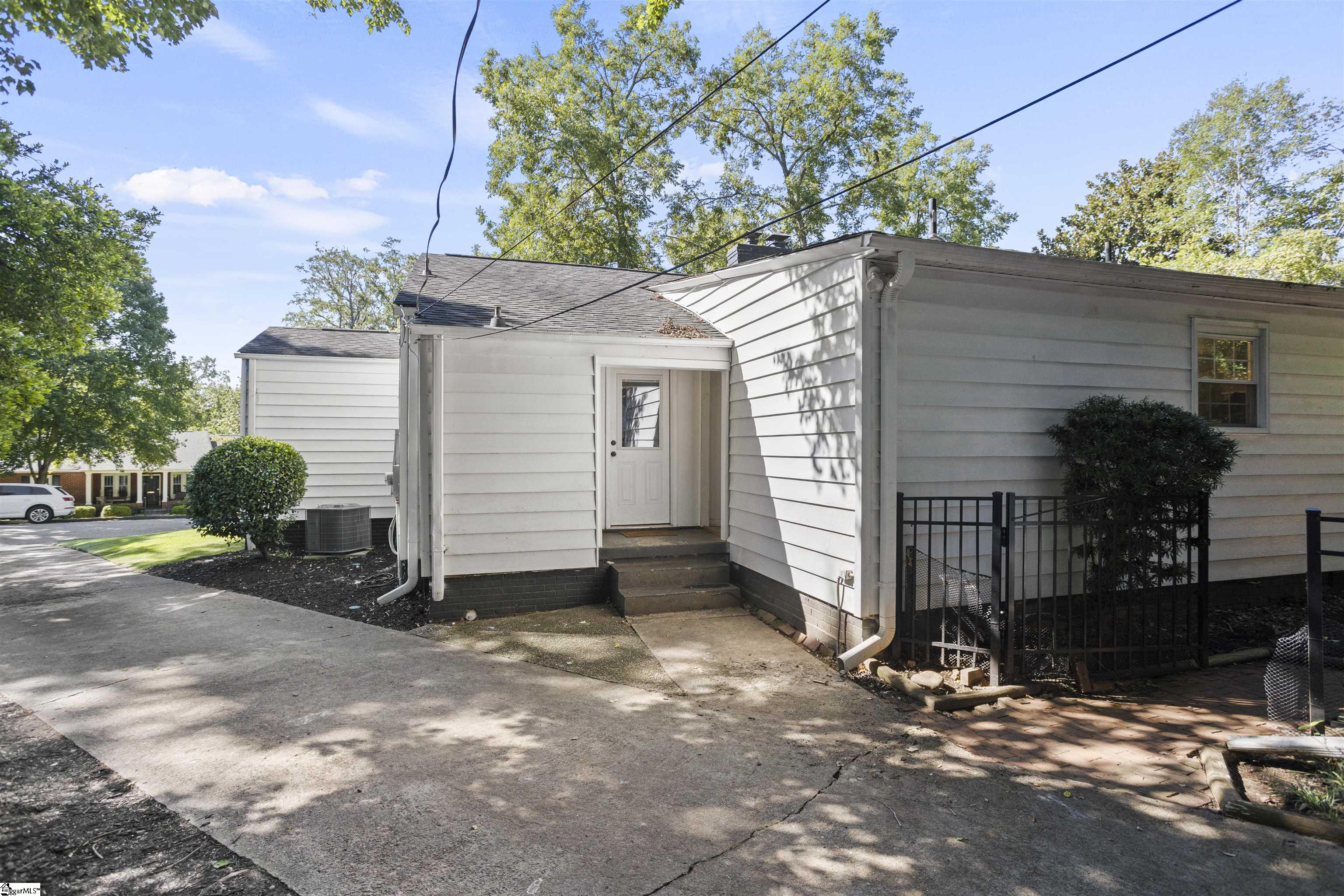 409 Longview Terrace Greenville, SC 29605