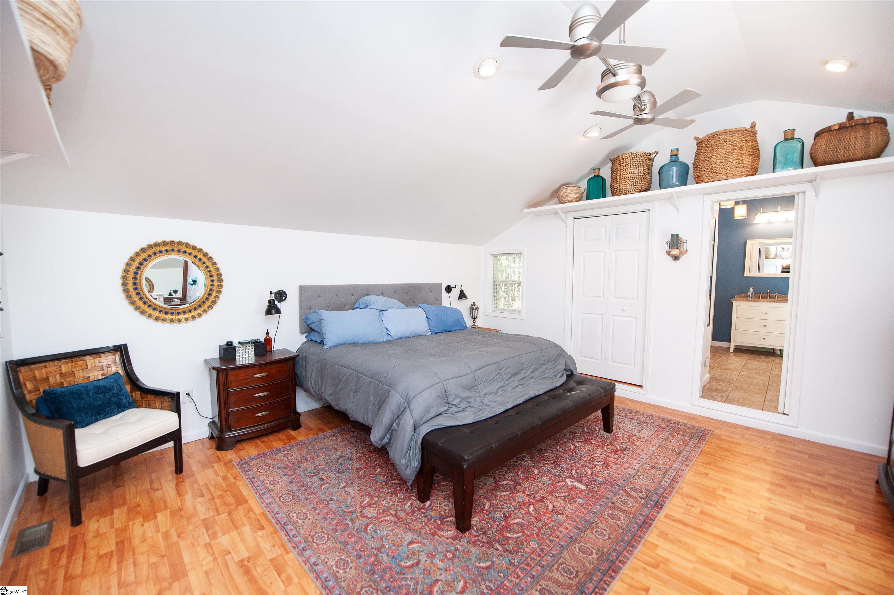 1924 Lamb Mountain Road Hendersonville, NC 28792