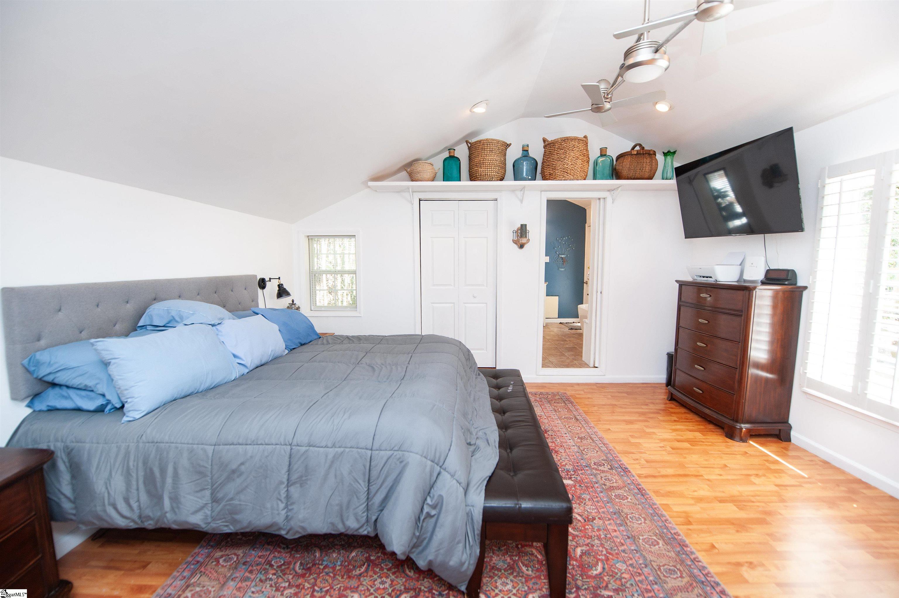 1924 Lamb Mountain Road Hendersonville, NC 28792
