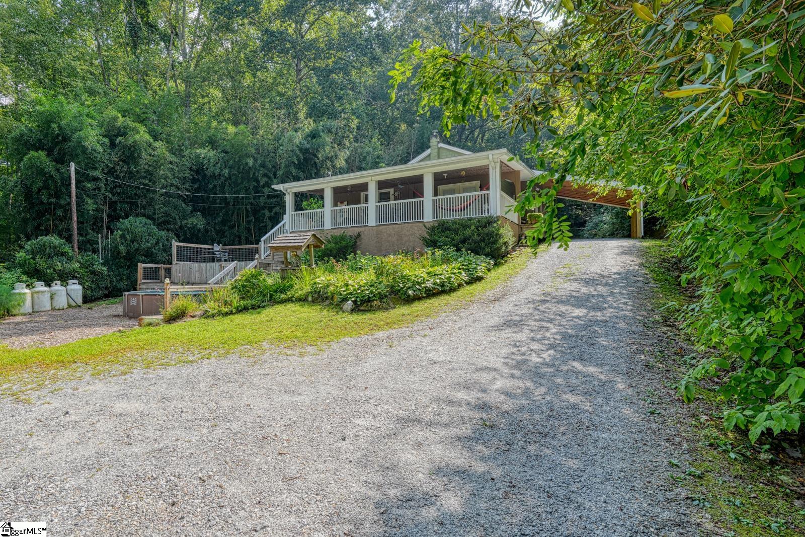 1924 Lamb Mountain Road Hendersonville, NC 28792