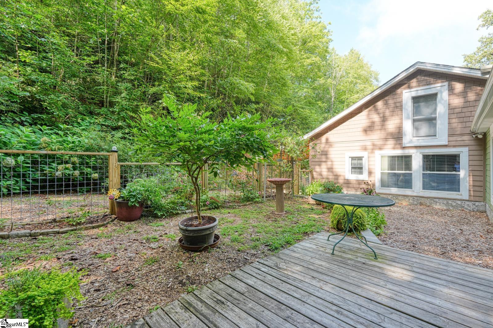 1924 Lamb Mountain Road Hendersonville, NC 28792