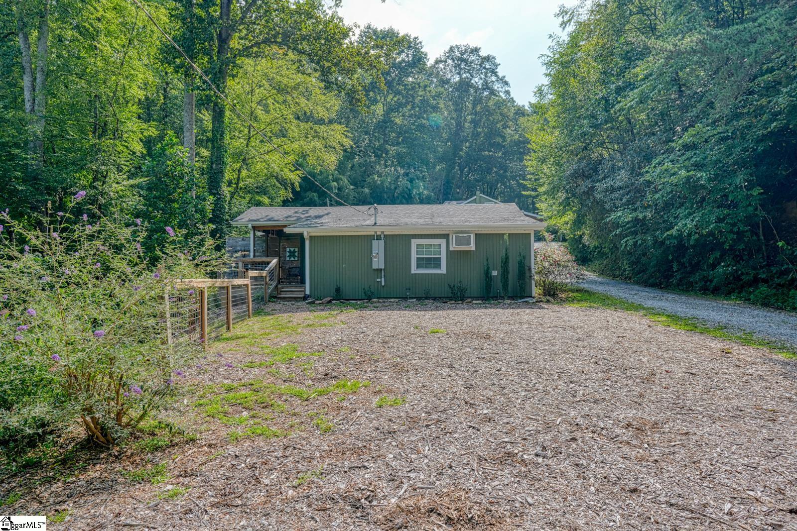 1924 Lamb Mountain Road Hendersonville, NC 28792