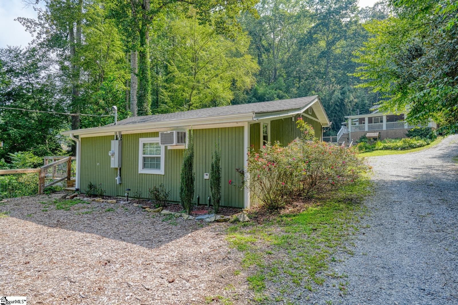 1924 Lamb Mountain Road Hendersonville, NC 28792