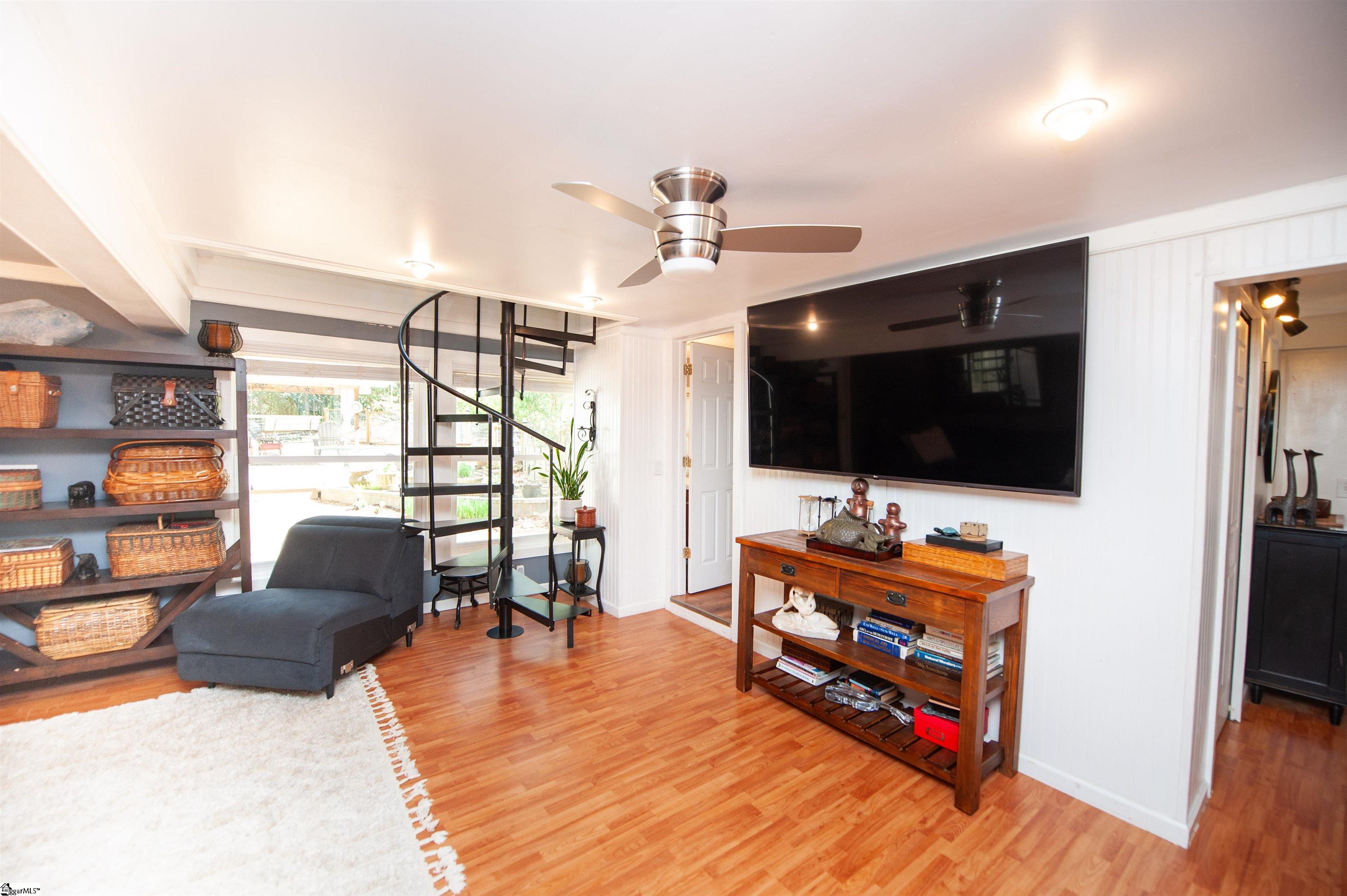 1924 Lamb Mountain Road Hendersonville, NC 28792