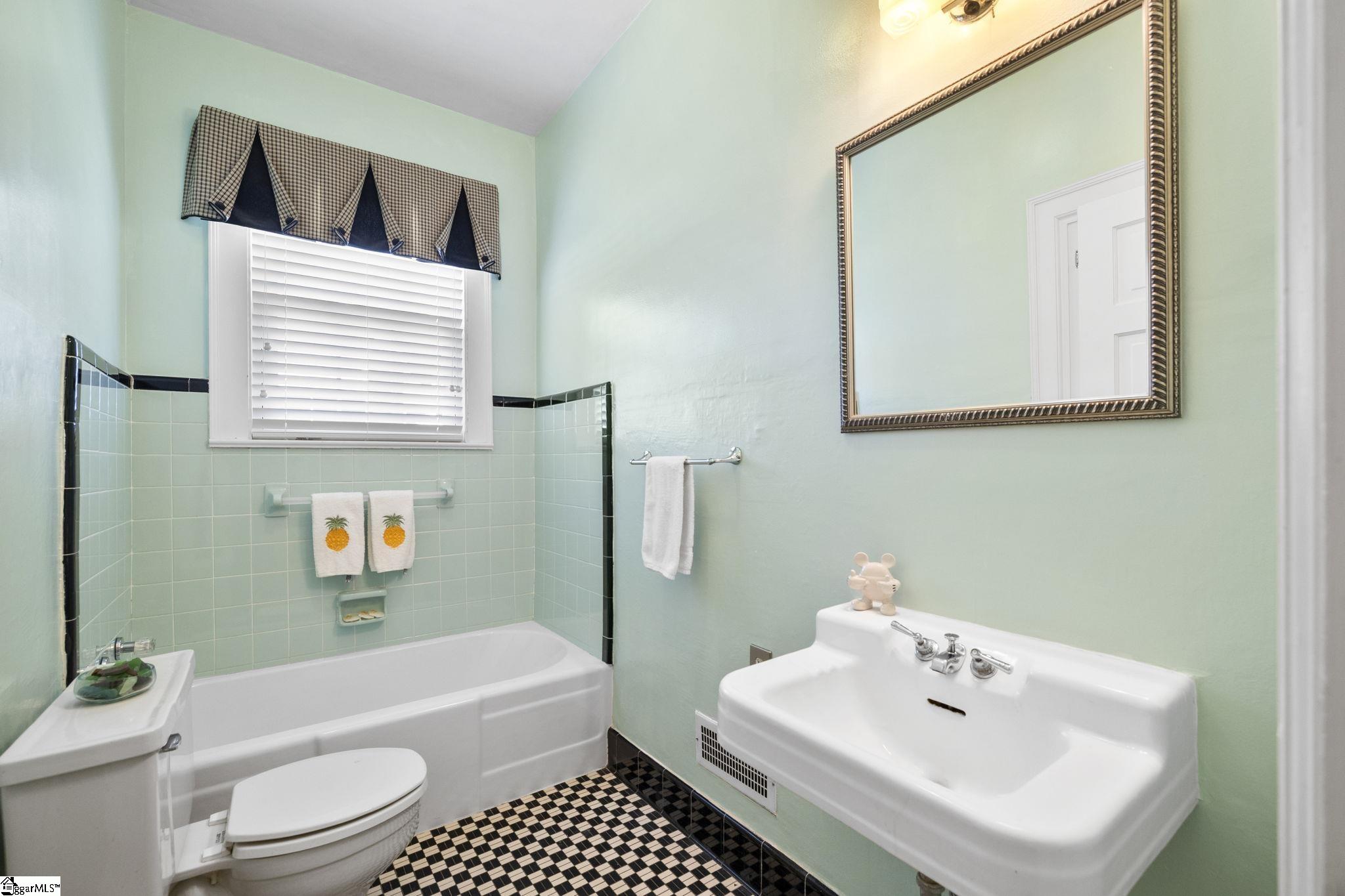 201 W Arlington Avenue Greer, SC 29650