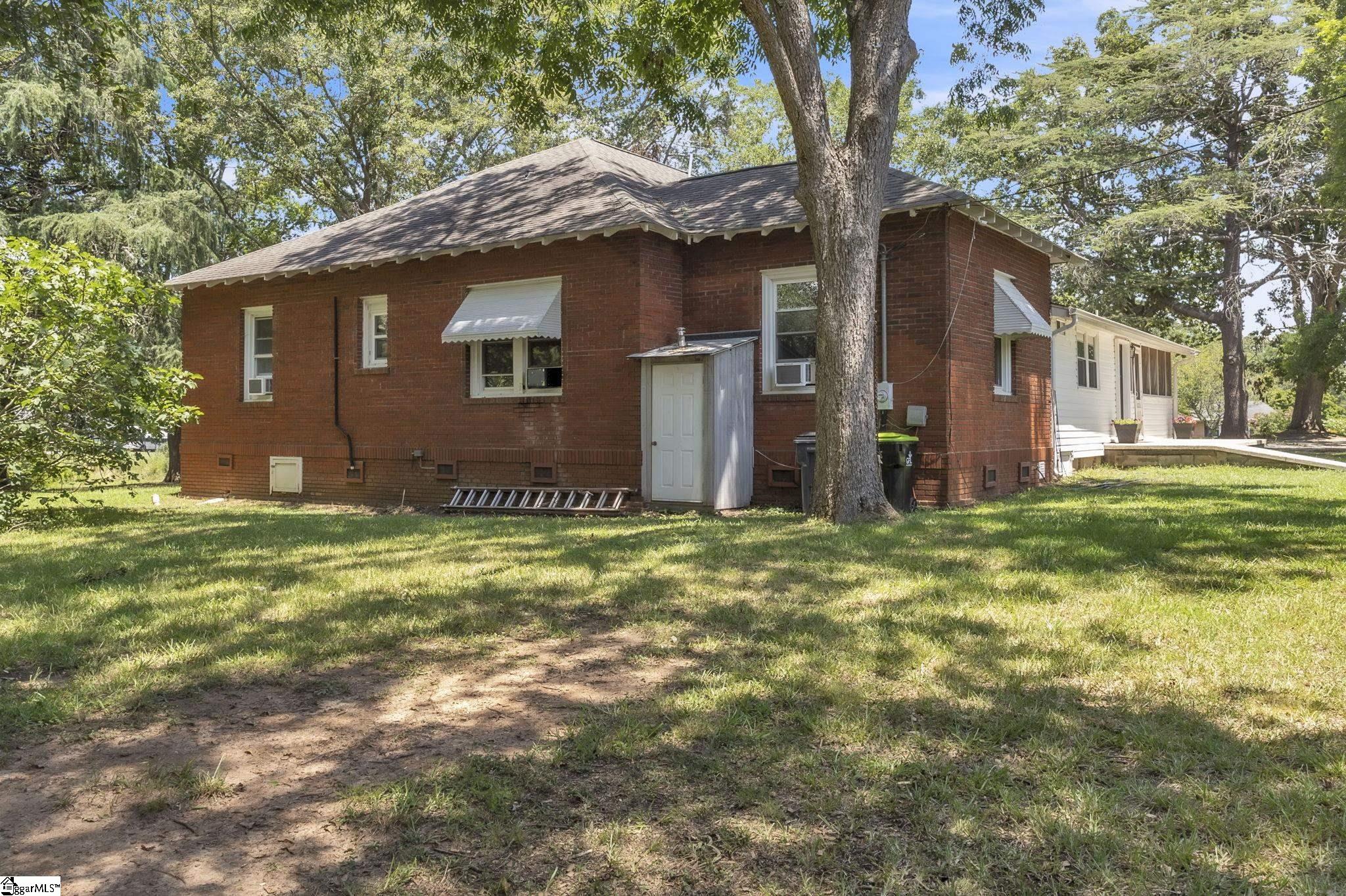 566 S Harper Street Extension Laurens, SC 29360