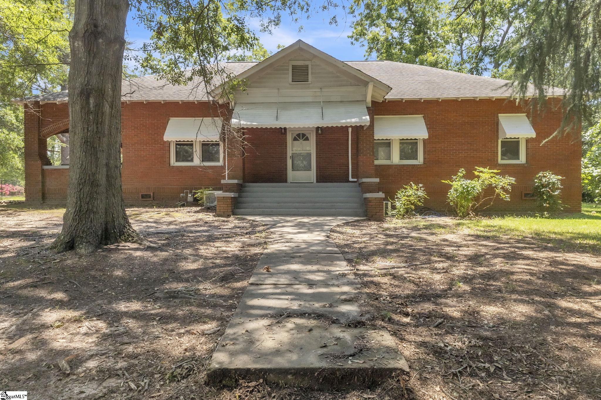 566 S Harper Street Extension Laurens, SC 29360