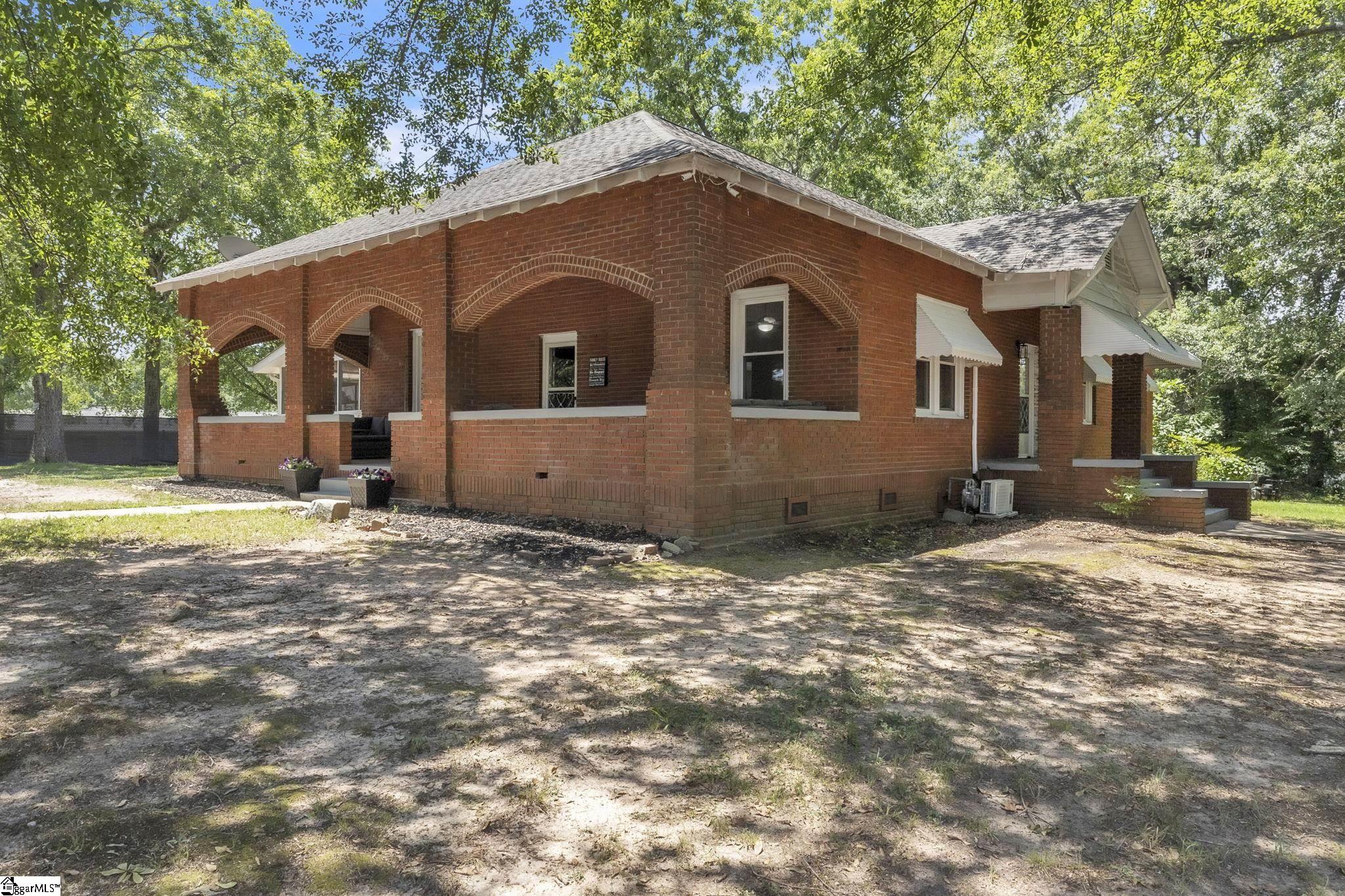 566 S Harper Street Extension Laurens, SC 29360