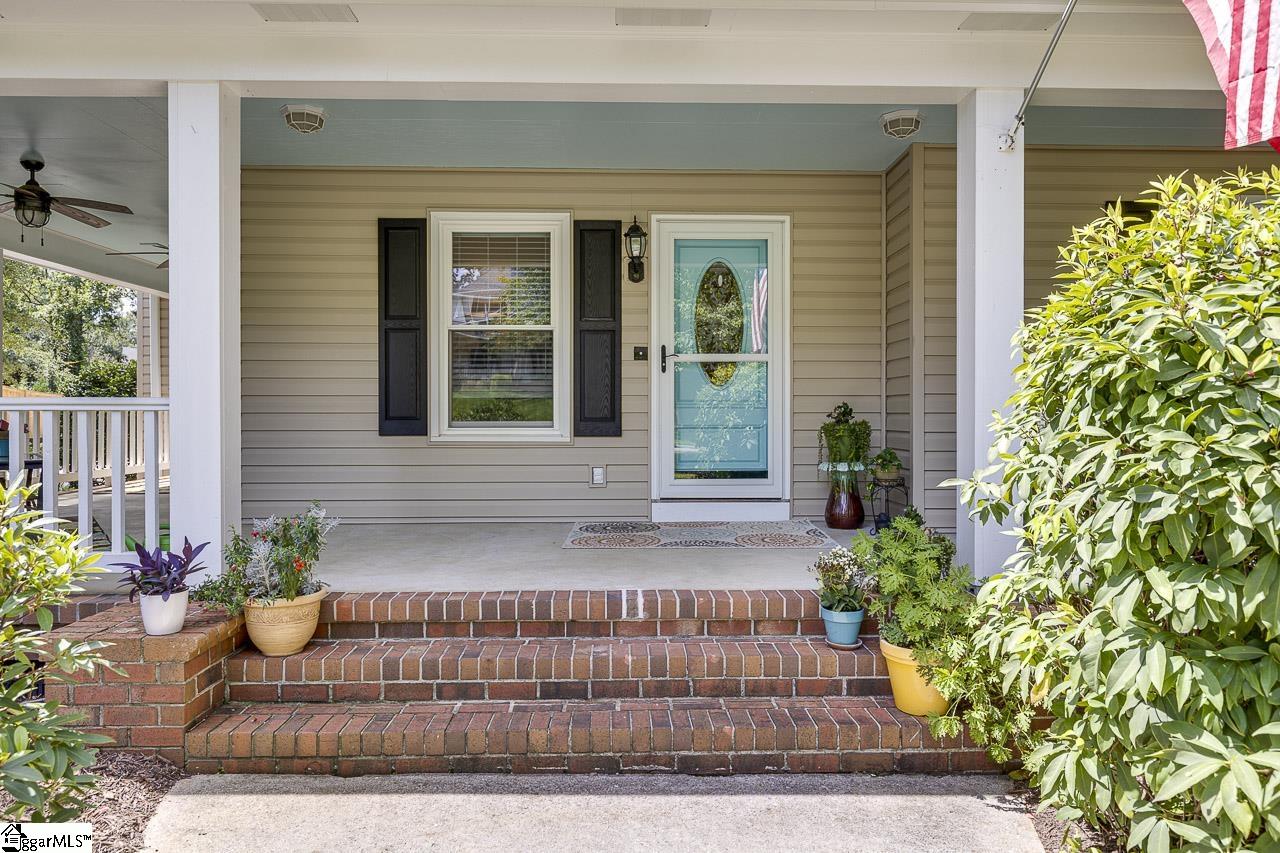 102 W Hackney Road Greer, SC 29650