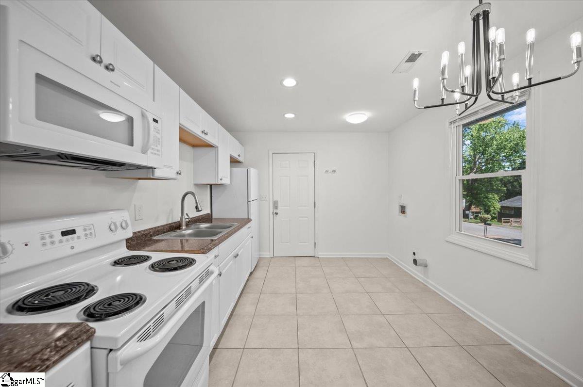 125 Westover Drive Spartanburg, SC 29306