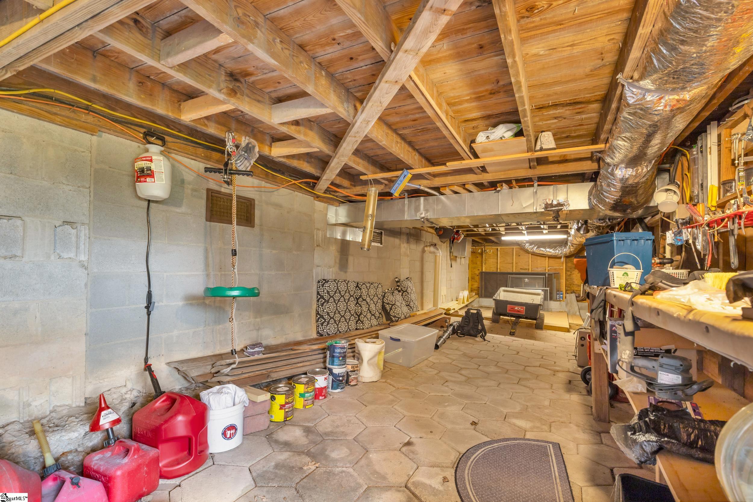 926 White Oak Mountain Road Columbus, SC 28722