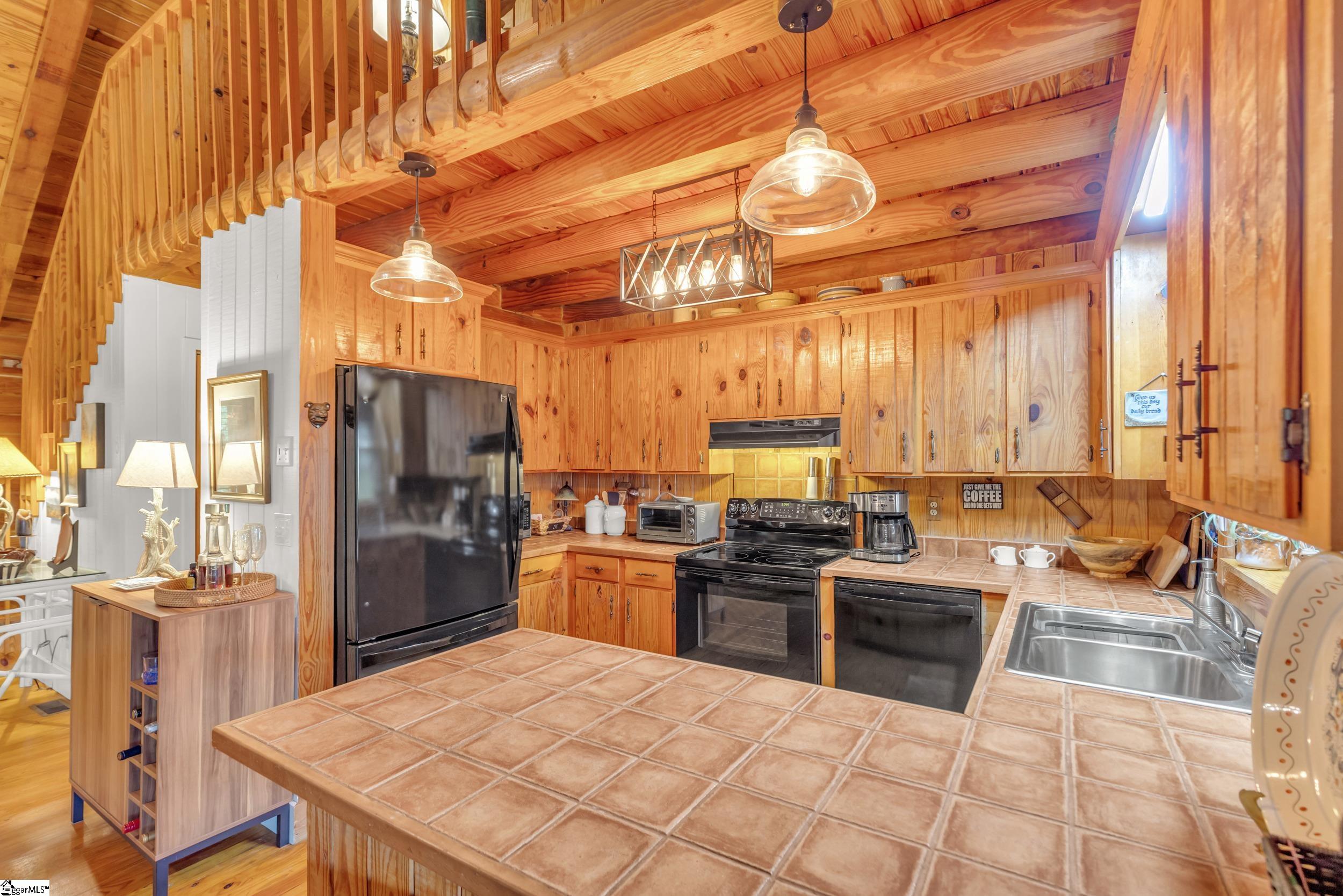926 White Oak Mountain Road Columbus, SC 28722