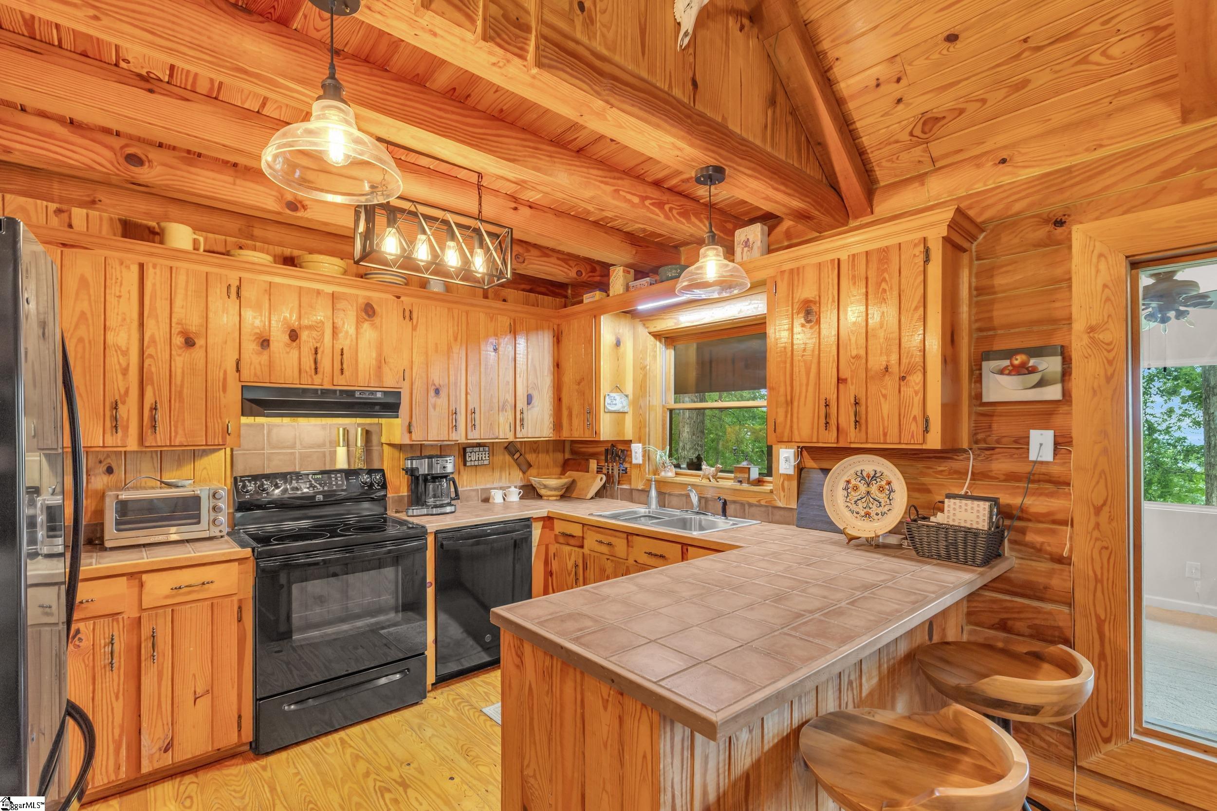 926 White Oak Mountain Road Columbus, SC 28722