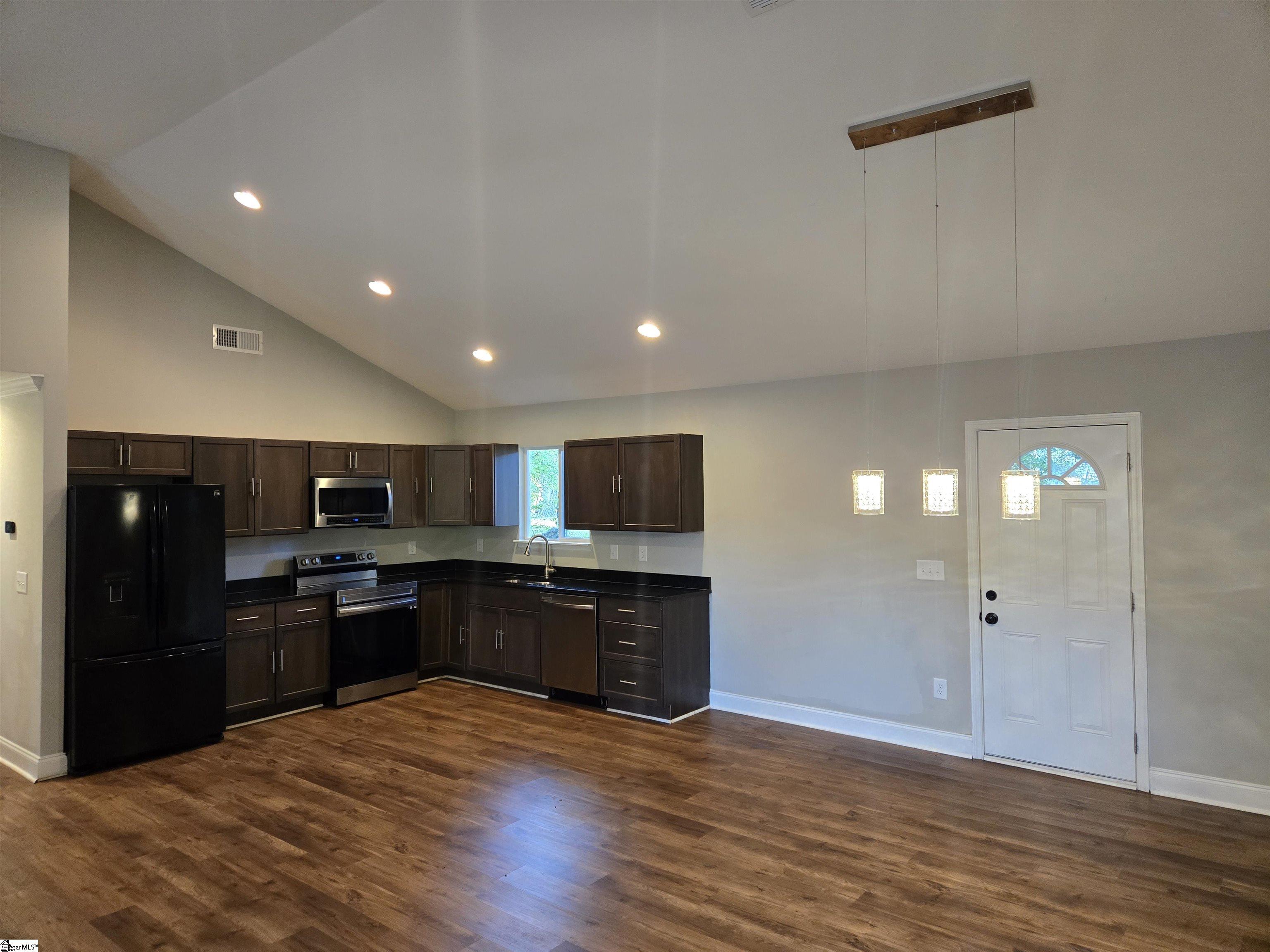 7 W 2nd Street Williamston, SC 29697
