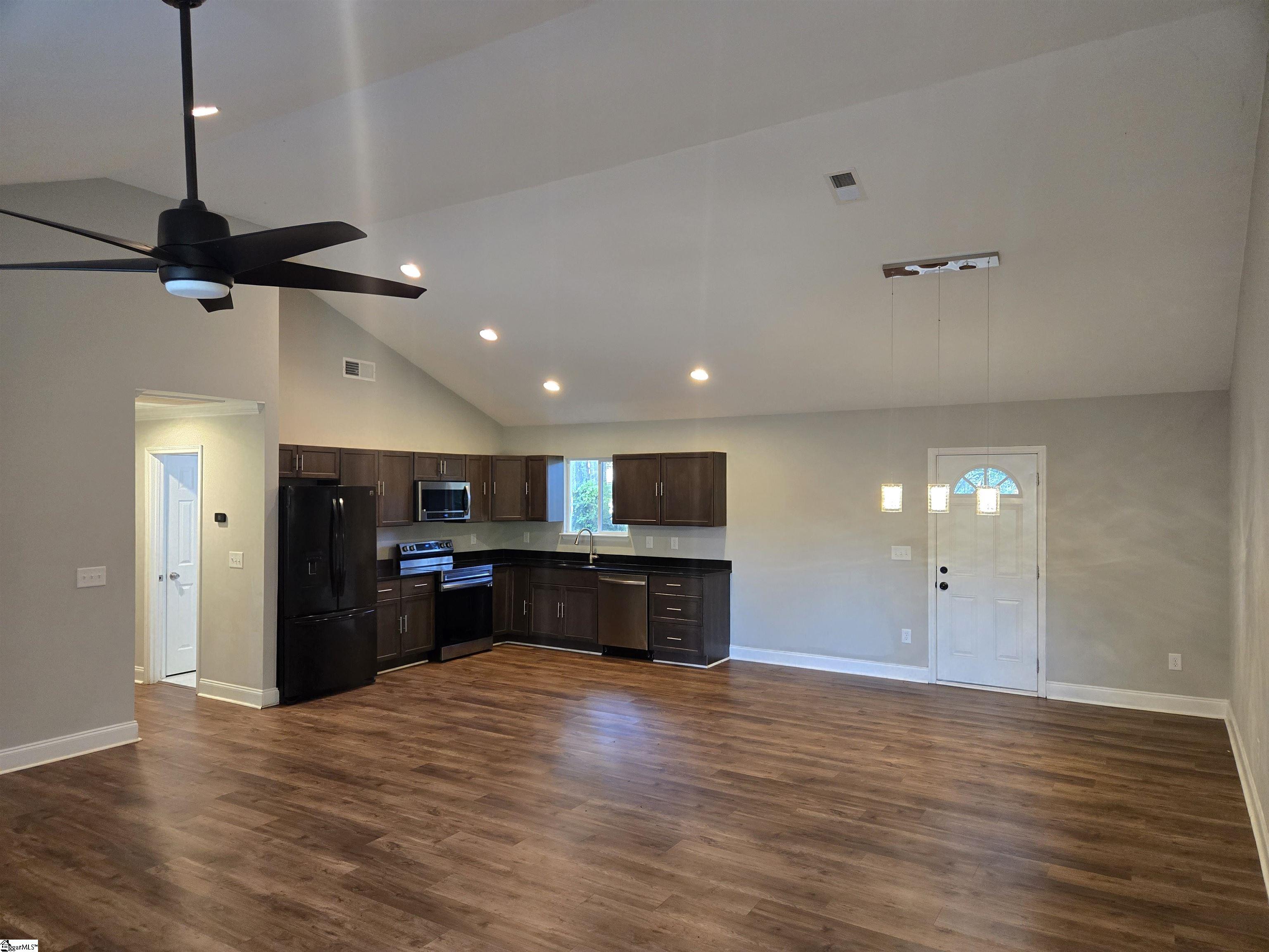 7 W 2nd Street Williamston, SC 29697
