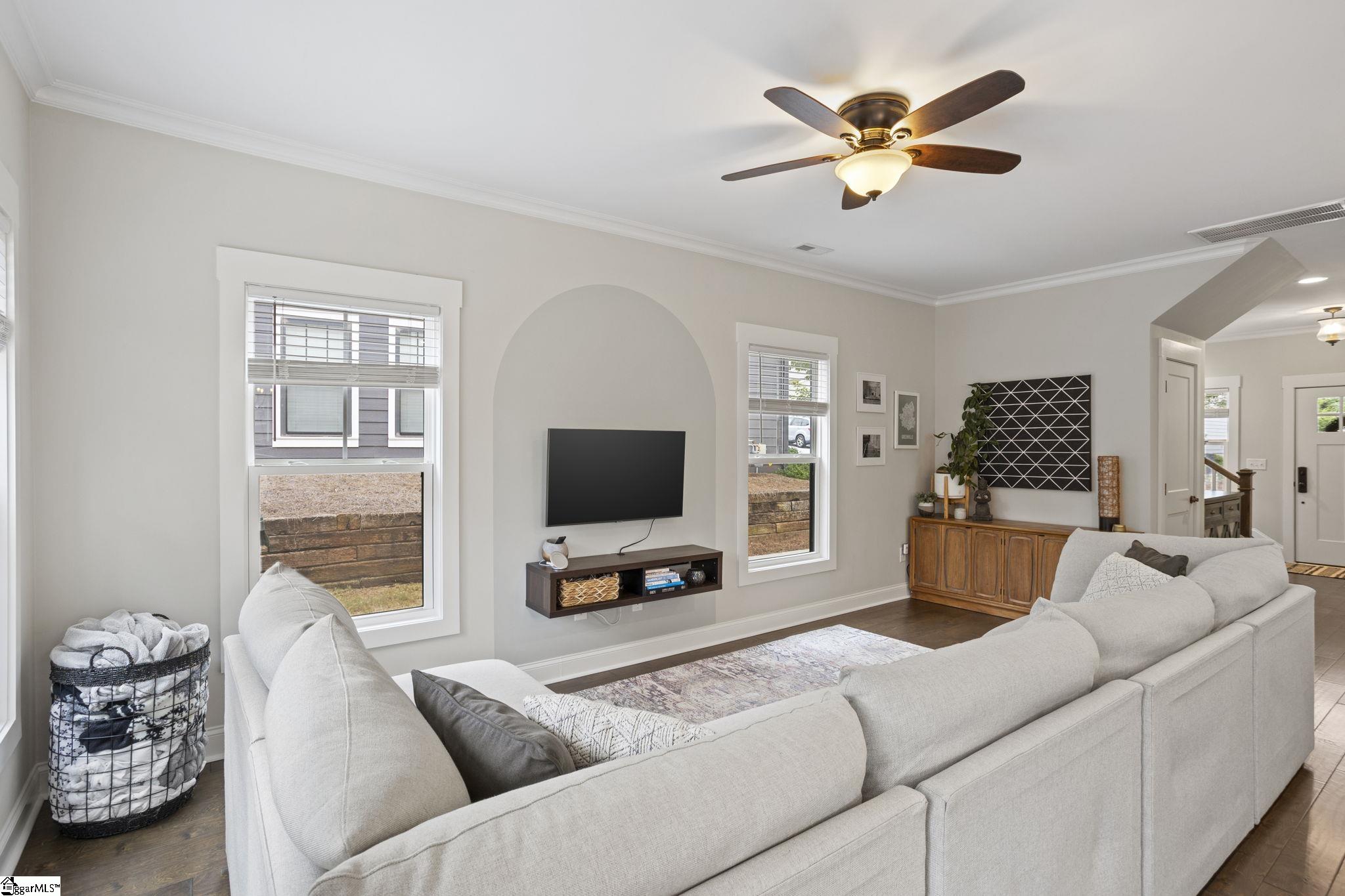 15 Greenridge Drive Greenville, SC 29607