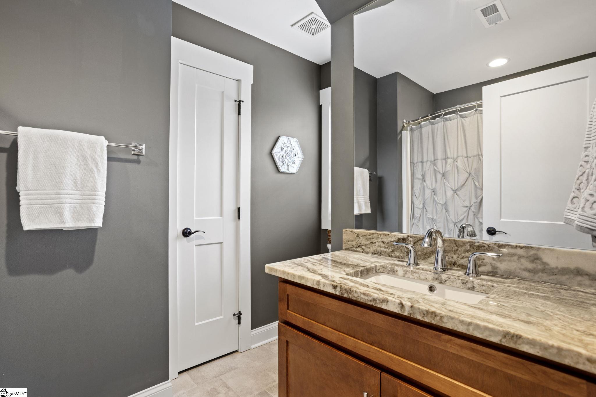 15 Greenridge Drive Greenville, SC 29607