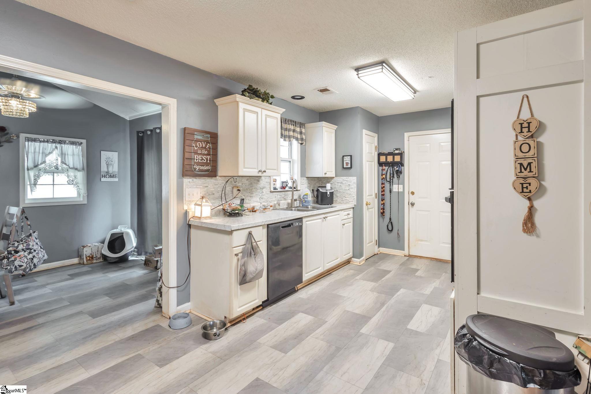 325 Marble Lane Boiling Springs, SC 29316