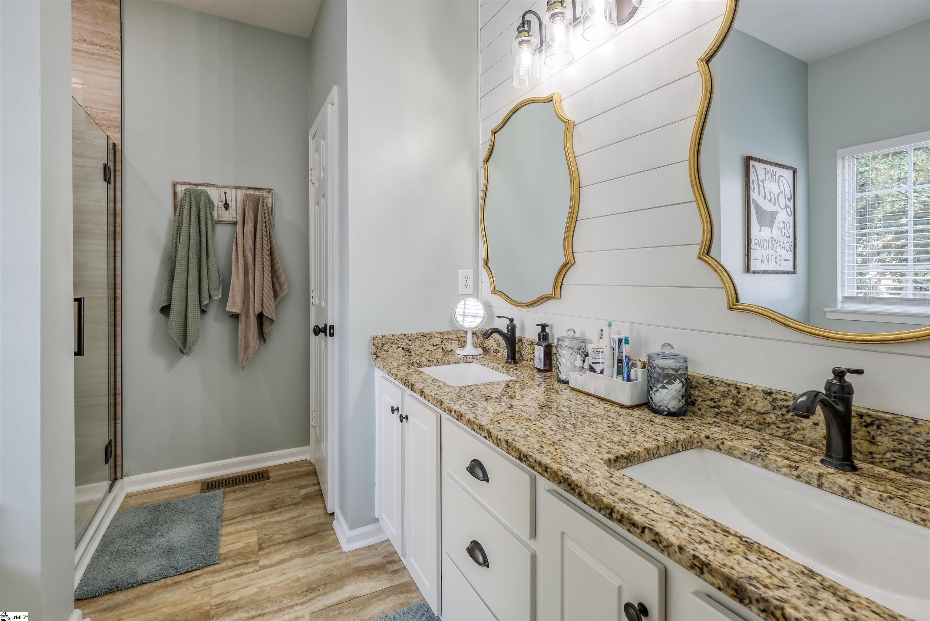 302 Crossvine Way Simpsonville, SC 29680