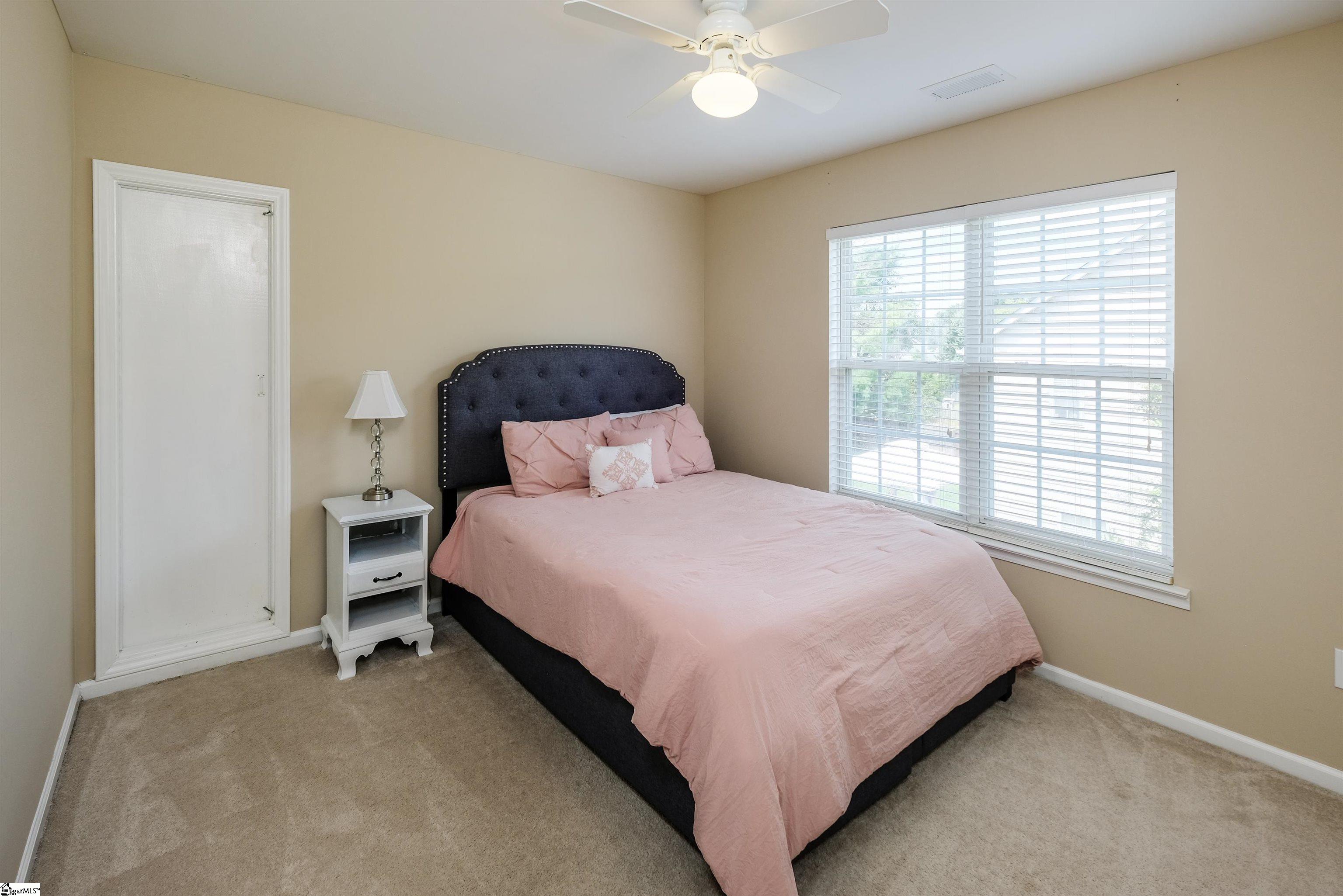 302 Crossvine Way Simpsonville, SC 29680