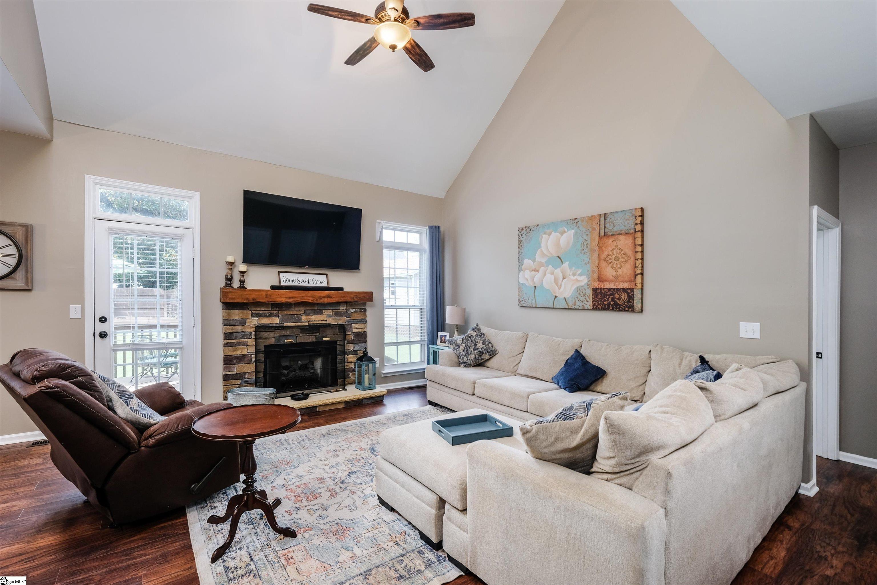 302 Crossvine Way Simpsonville, SC 29680