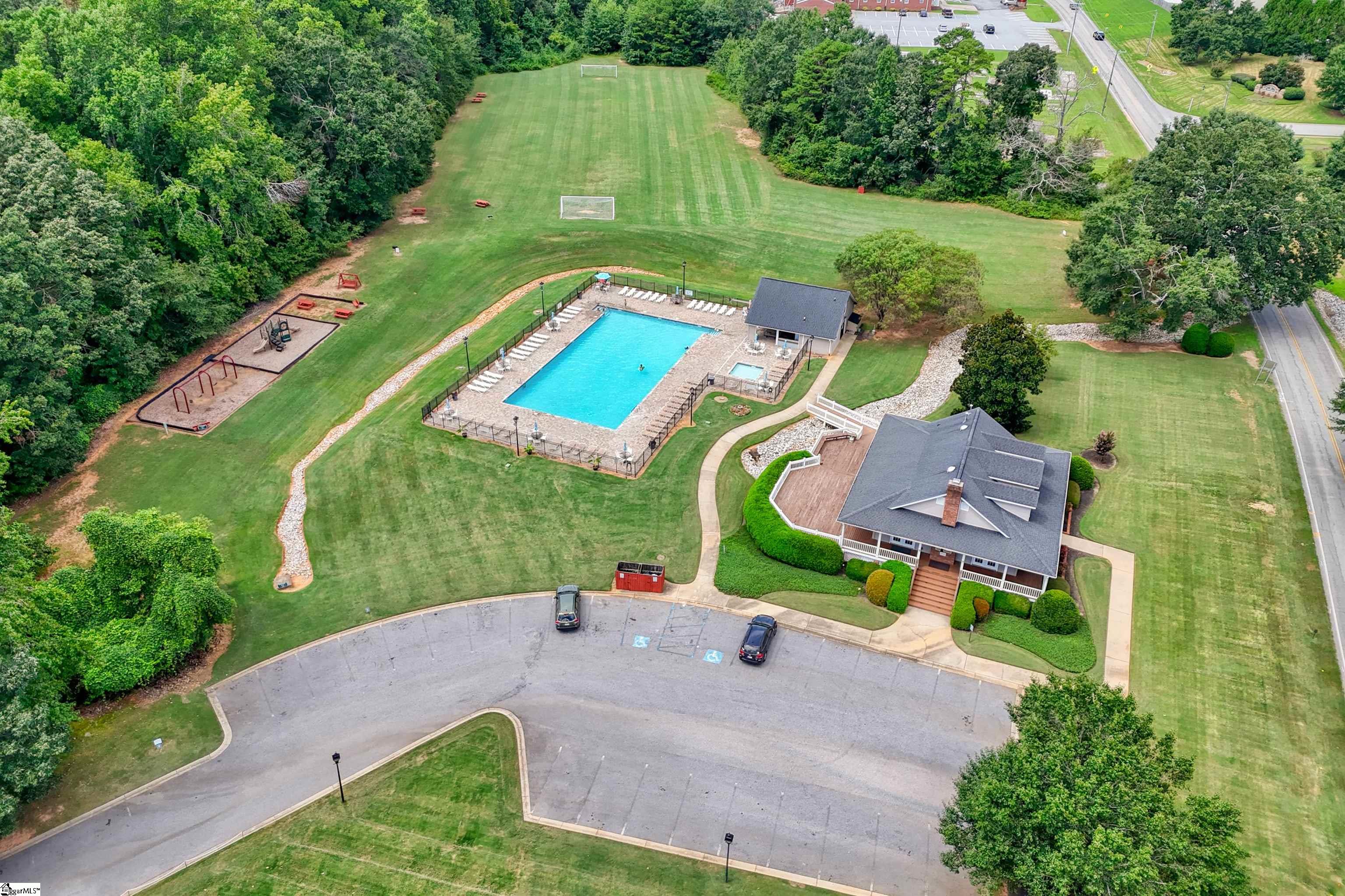 302 Crossvine Way Simpsonville, SC 29680