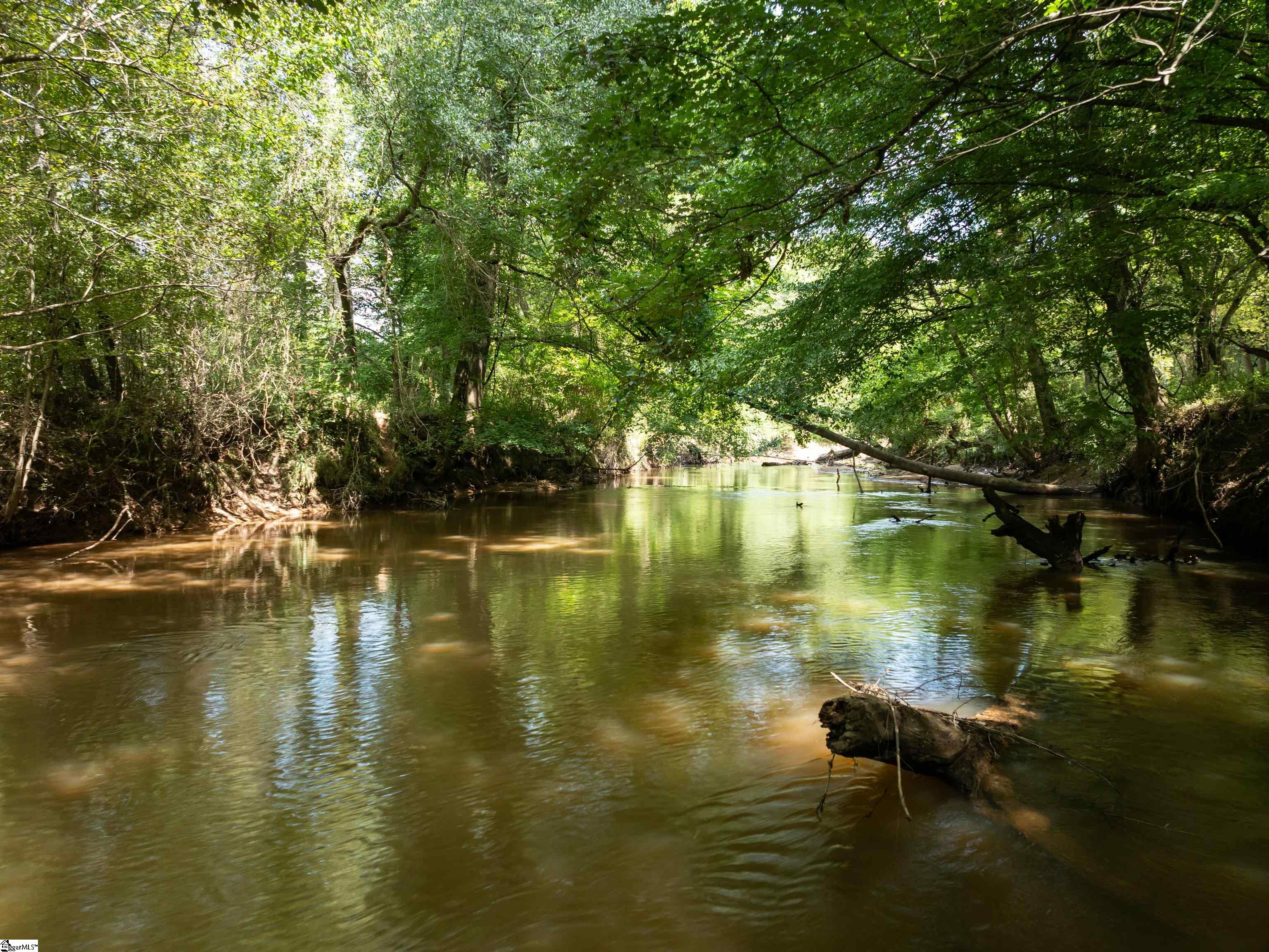 2221 Sc Highway Abbeville, SC 29620